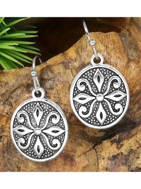 ⭐️ 5 for $25 Vintage Style Silver Tone Hoop Earrings